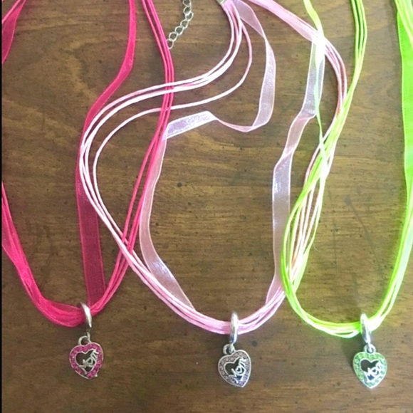 MOM Heart Pendant Ribbon Necklace Bright Neon Pink Red Blue Yellow Black - Picture 9 of 10